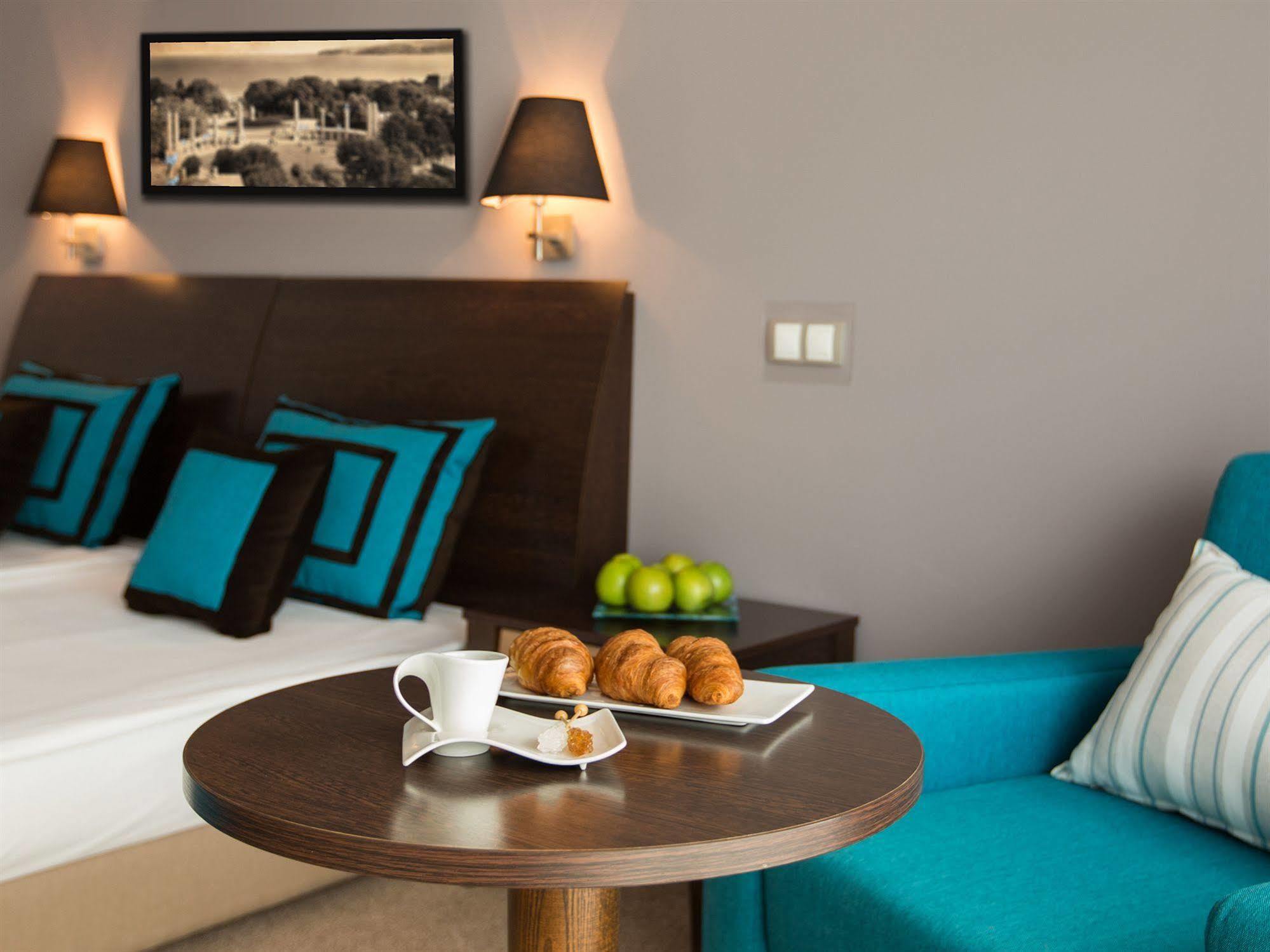 Astera Hotel & Spa With Free Private Beach Golden Sands Exterior photo